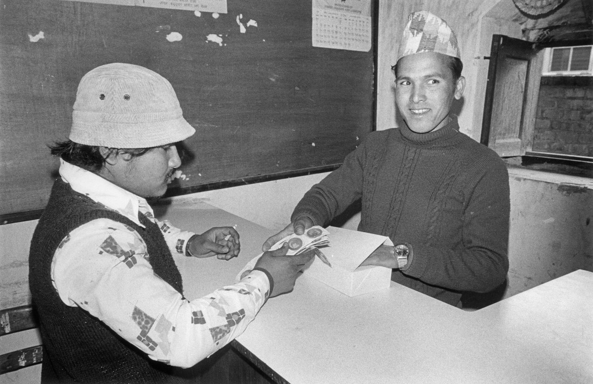 Contraceptive counter at the family planning clinic in Kathmandu. Nepal, 1979