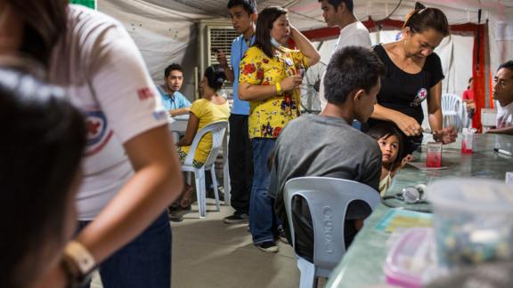 FPOP and IPPF-SPRINT staff working with displaced people in the Philippines