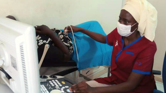 An ultrasound taking place in Senegal 