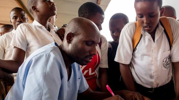 Burundi midwife speaks to school students