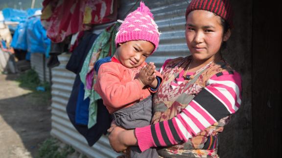 A woman and toddler in Nepal